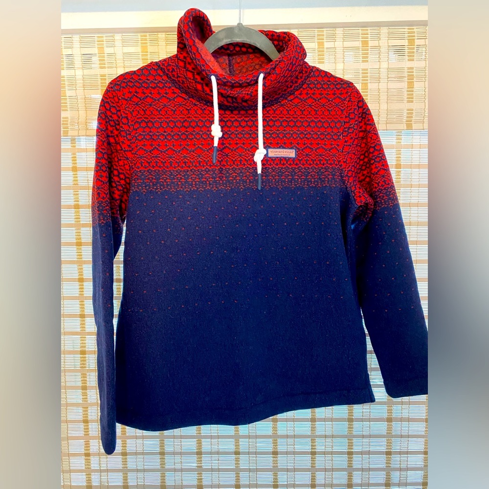 Vineyard Vines Knit/fleece.  Worn only once or twice. Size XXS but fits larger
